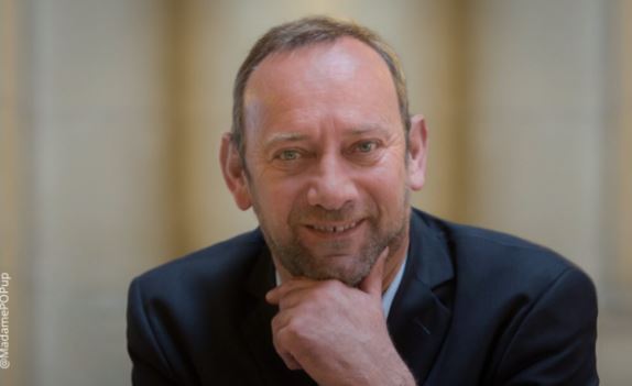 MoDemMorbihan's tweet photo. Félicitations @DavidRobo56 et à son équipe #Vannescestvous pour leur élection dès le 1er tour. Bravo à Mohamed Azgag, chef de file du @MoDem pour #Vannes, Gérard @ThepautG, @maximehuge, Elen Kergueris et François Marani du @MoDemMorbihan https://t.co/yqxcaY1k9P