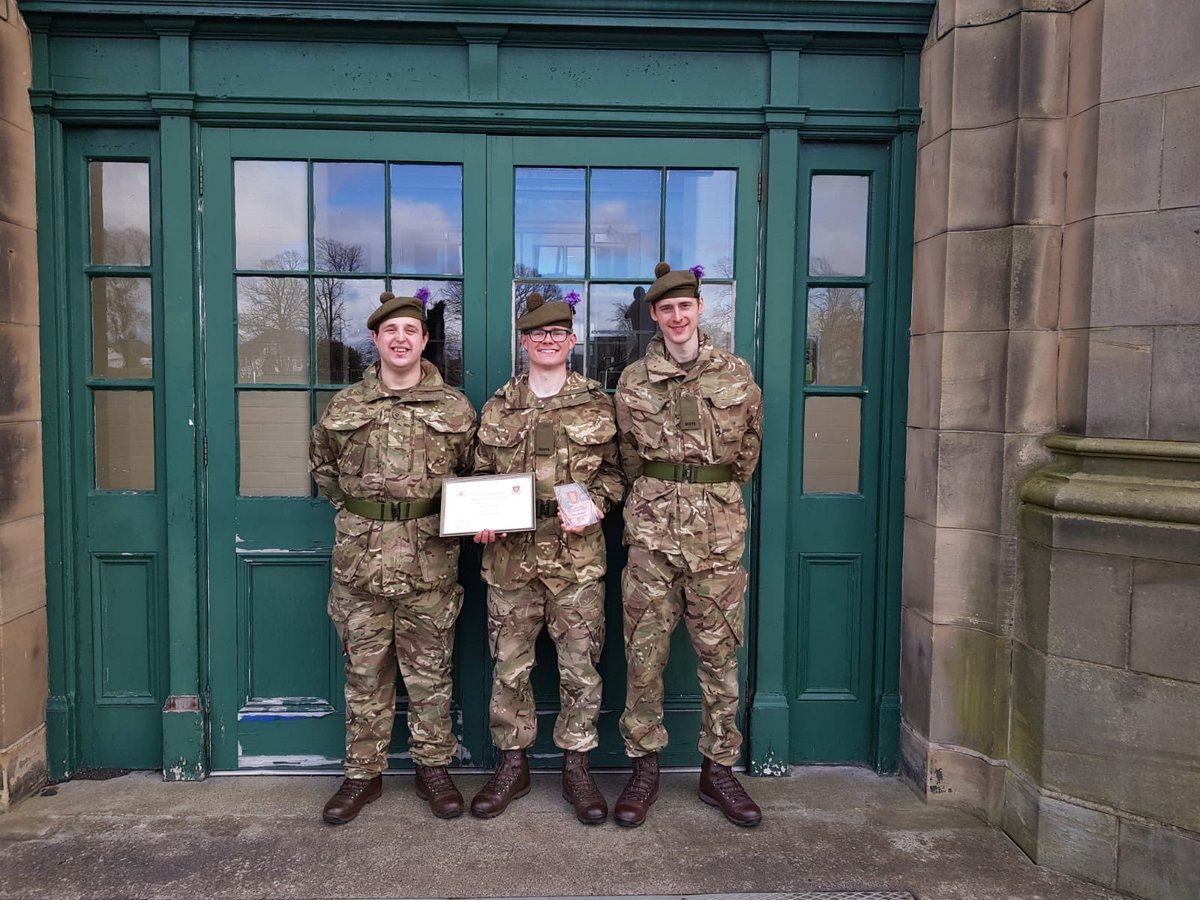 Well done to Ptes Hall,Smith and Mackay on passing their Ph1B Course. A special mention to Pte Mackay who received “Top Recruit” @7SCOTS #toprecruit #Reserves