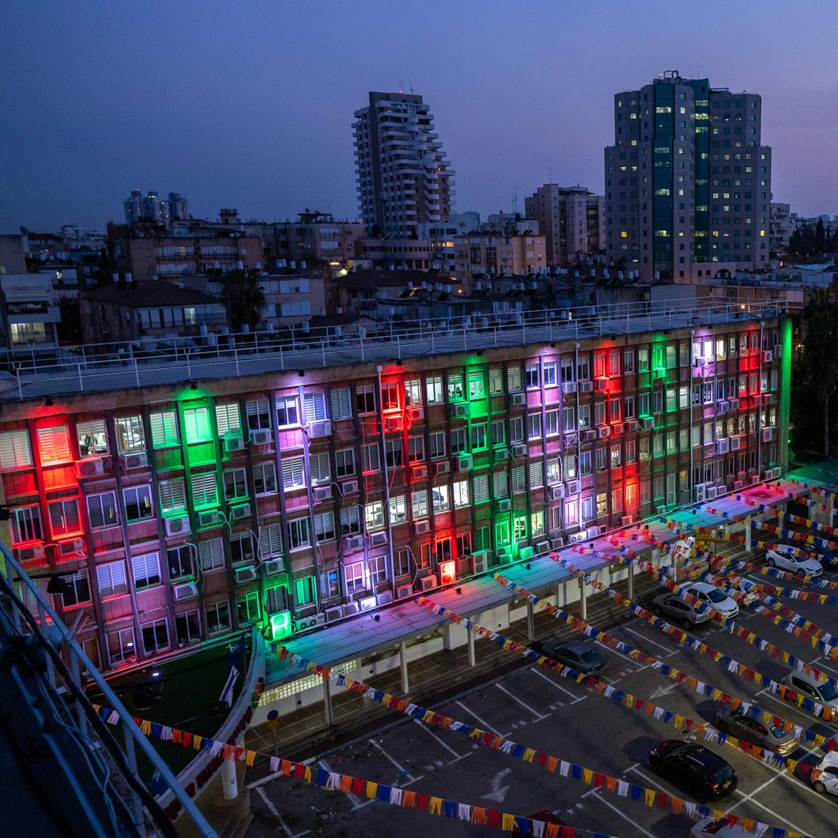 Across Israel, the colors of #Italy's flag dominate tonight 🇮🇹 as Israeli cities 🇮🇱 show solidarity with Italy.

#andràtuttobene
#IsraeleConItalia
🇮🇱❤🇮🇹

📷Arnon Bossani,
Tel Aviv Municipality, 
Petah Tikva Municipality