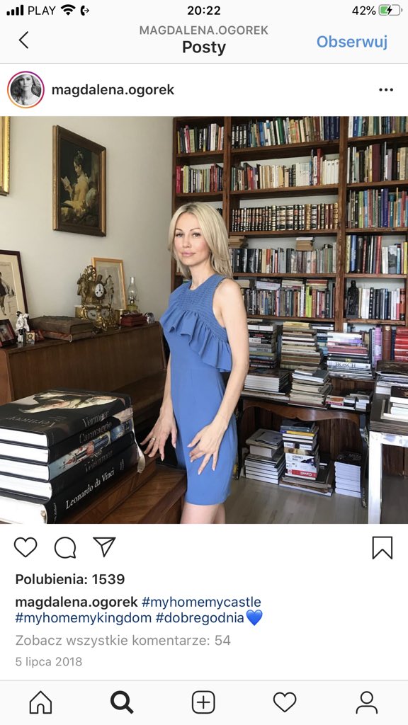 Z serii znajdź różnice ...  <a href="/ogorekmagda/">Magda Ogórek</a>  wstyd !!! Mogła się pani bardziej wysilać , albo chociaż wpaść na pomysł i stare zdjęcie usunąć ... żenada