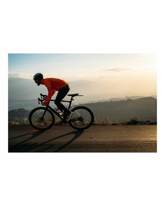 •🎧 Subjoi - Flashing Lights•⁣⁣
⁣
⁣Hello my Friends, here we are, locked in the house waiting and hoping that all this will end as soon as possible, how are you spending your days? I spend my day between training on <a href="/Zwift/">Zwift</a> &amp; <a href="/Netflixit/">Netflix Italia</a> #Iorestoacasa #stayathome⁣