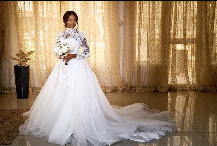 thebridalafrica's tweet photo. An exquisite dress by Nigerian wedding dress designer 
Elizabethandlacebridal  for a lovely bride.
 
We wont have it any other way!
 
Wedding planner @Elizabeth_r_events
Photography: @shutterwavephotography
MUA: @peaceibadin_mua https://t.co/agumyKFyin