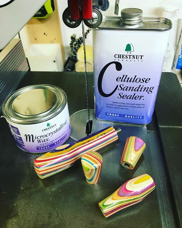 SkateReclaim's tweet photo. Effortless shine courtesy of @chestnutproducts #skatereclaimcreate #chesnutproducts #recycledskateboards #madefromskateboards #skateboard #coffee #ecmcoffeemachine #ecm #woodturning #woodworking #axminstertools https://t.co/SVMbaYnAc4 https://t.co/rs8NQFxzTb
