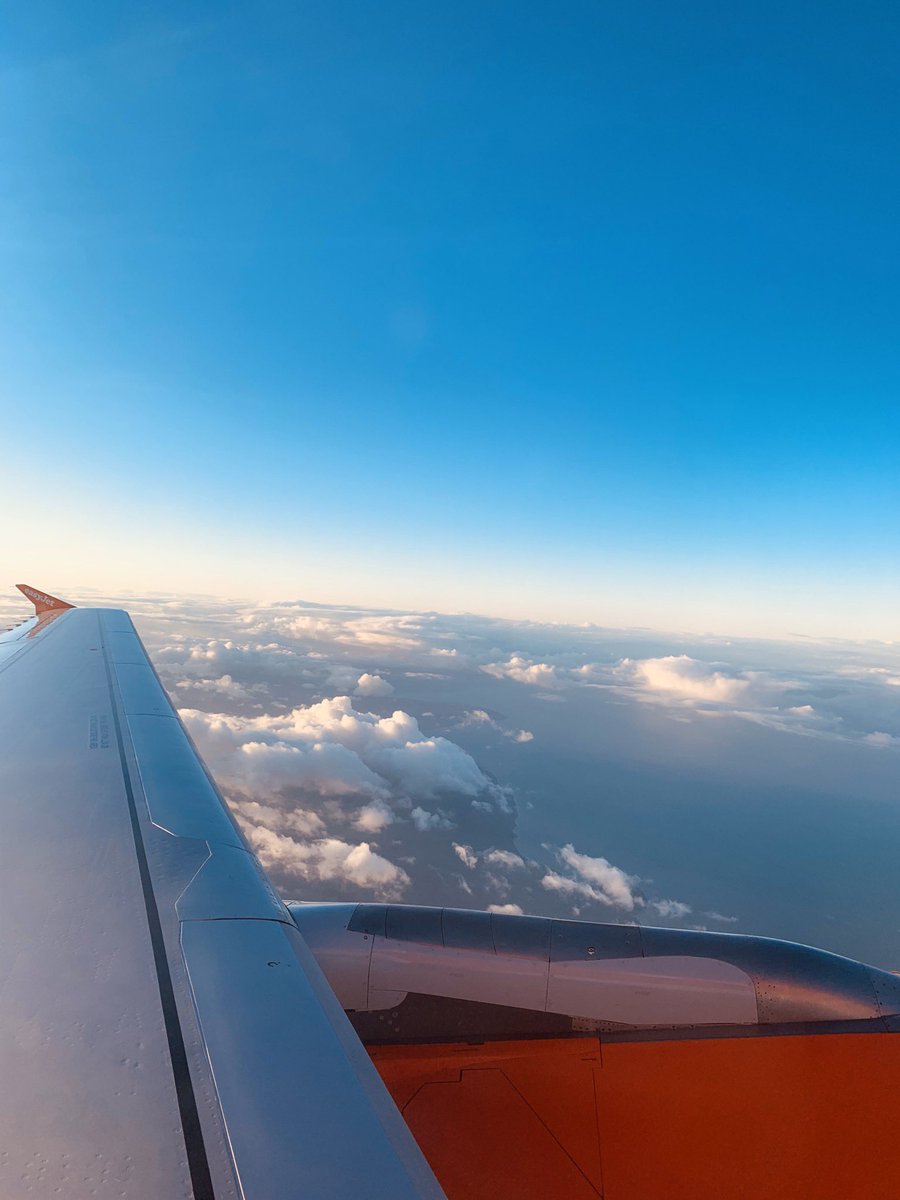 Forgot how nice it is to fly at this time in the evening ☺️. Nice weekend at home with family. <a href="/easyJet/">easyJet</a> A319. 
BFS-GLA
#AvGeek #airbus