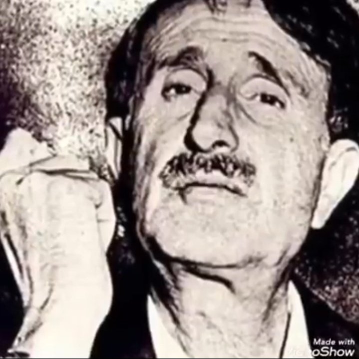 IssamMahmoud7's tweet photo. إنه صوت الحق الذي يصدح في اصقاع الأرض فيُلهمُ الثوار ونحوه تسير الأحرار،
في مسيرة النضال الإنساني التي تتجدد في كل لحظةٍ كتجدد الحياة.
إنه النور الذي يضيء دروب التقدمية في عالم  ماديٍّ يقبع في ظلام الجهل والقهر والفقر والرجعية والحرمان. 
إنه المعلم الأجيال، كان ويبقى #كمال_جنبلاط https://t.co/fgRRbgL9Ea