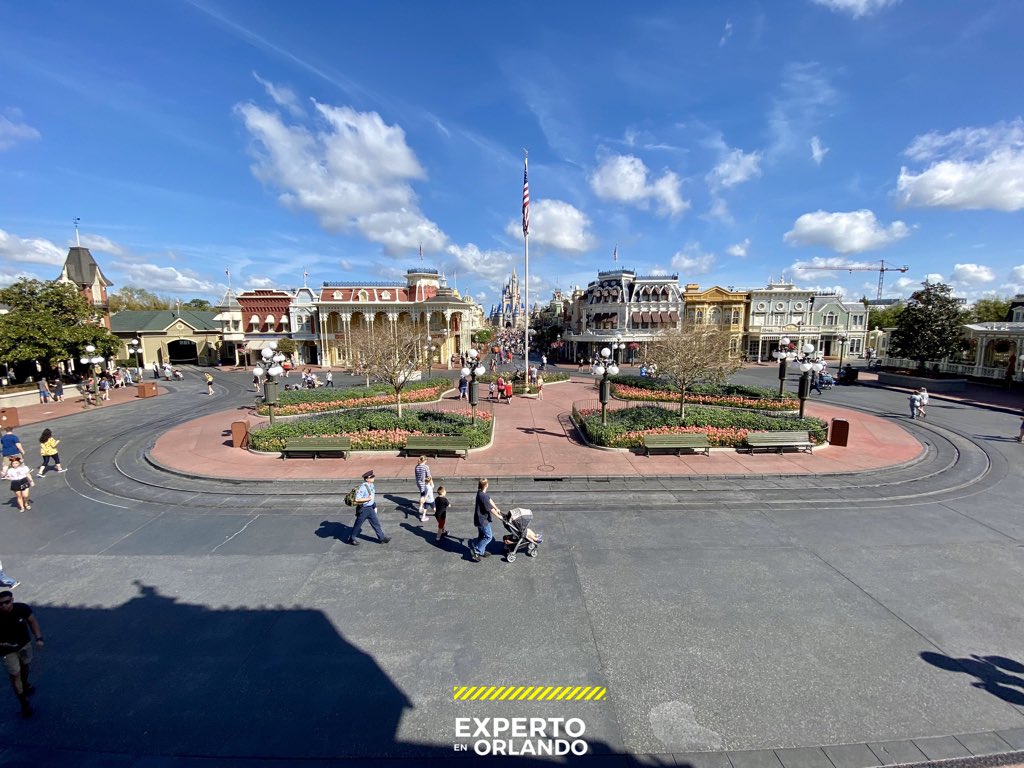 ExpertoEnORL's tweet image. ⚠️ Último día de apertura de los parques de #WaltDisneyWorld hasta nuevo aviso. Así luce #MagicKingdom 🤯
