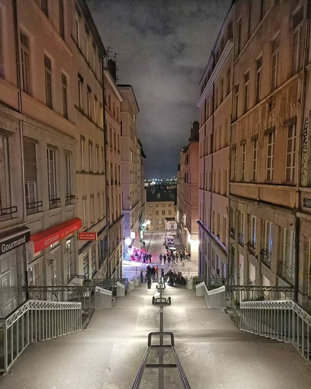 sweettravellers's tweet photo. Because better days will come - Please be safe these days 🙏 #stayhome .
.
.
.
#onlylyon #thisislyon #ilovelyon #lyoncity #lyonnaise #lebonbonlyon #lifeauthentic  #thedailyexplorer  #mthrworld  #letsgoeverywhere #welivetoexplore  #france_vacations #wu… https://t.co/GROJs5pGoi https://t.co/UjIkKZMfRw