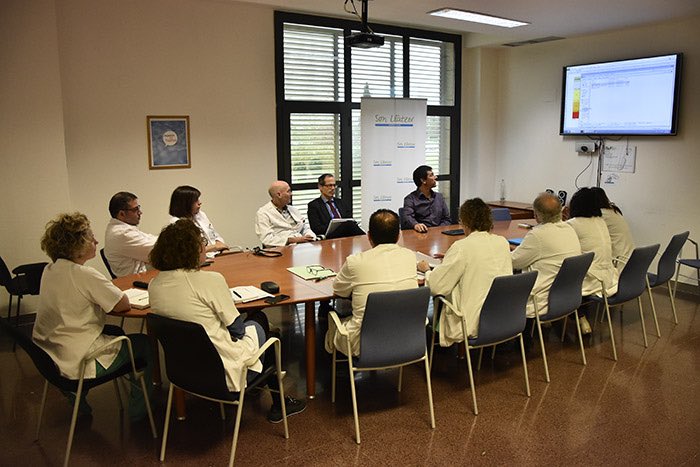 Estam reorganitzant l'atenció sanitària del nostre hospital 🏥 per garantir l'assistència a tothom i evitar el contagi 😷 Ajuda'ns a reorganitzar-la Si tens cita et trucarem ☎️ per donar-te indicacions, si tens dubtes crida al 871202020 i t'ajudarem #yomequedoencasa #frenalacurva