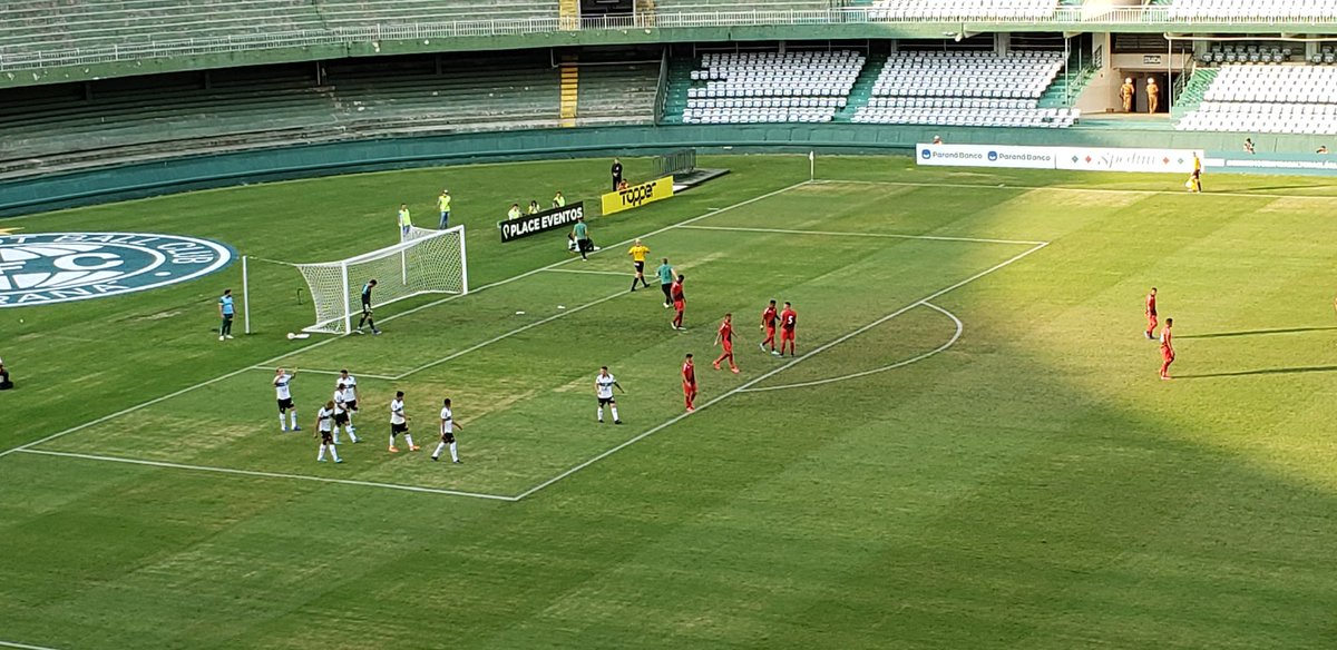 laramota's tweet photo. 4x0 para o @Coritiba no clássico contra o @AthleticoPR! Gol de Rhodolfo! Lei do ex. #Paranaense #semtorcida https://t.co/1G4monYPRY