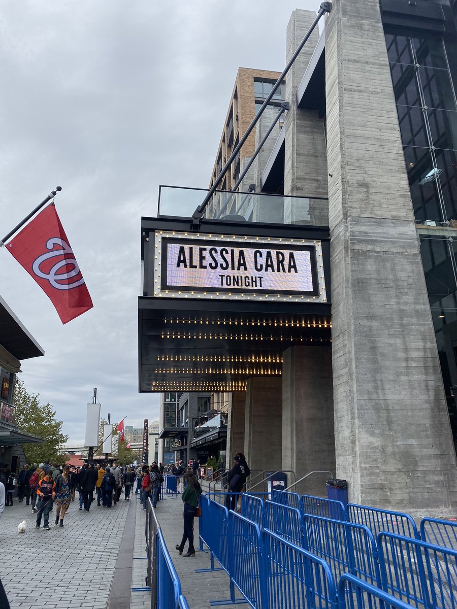 Trust_my_lonley's tweet photo. This feels like so long ago😭😭 @alessiacara #tpogtour https://t.co/q6mWCzuyjD
