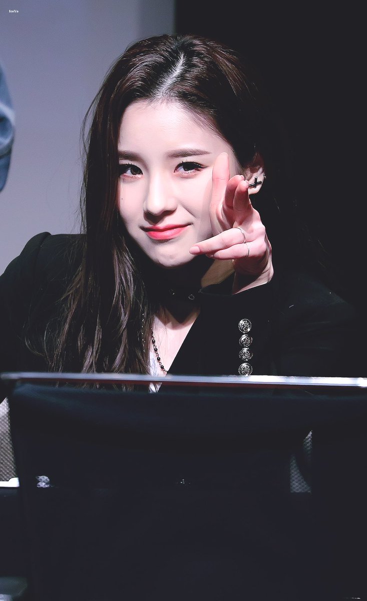 3/15/20omg hey baby i hope you are resting well!!! # era was soso good i love you a lot  #ThankYouLOONA