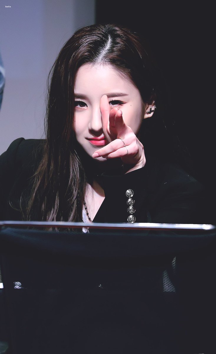 3/15/20omg hey baby i hope you are resting well!!! # era was soso good i love you a lot  #ThankYouLOONA