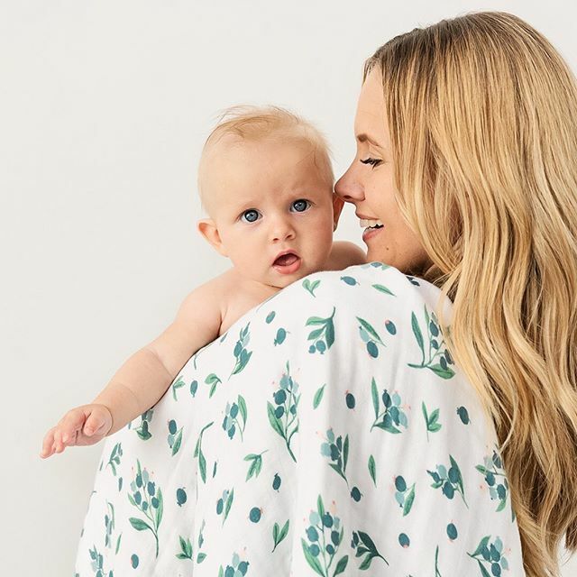 lbnbaby's tweet photo. Hold your loved ones close ✨❤️
.
.
🛒: ‘Blueberry’ Organic cotton muslin quilt 4 layers 🌱
————————
#littlebluenestbaby #muslinblanket #babyblanket #muslin #swaddle #quiltblanket #mummyandbaby #expecting #skintoskin #purelove #mumlove #motherhoodunplug… https://t.co/sMGXkvD4kQ https://t.co/sMltWwTVgN