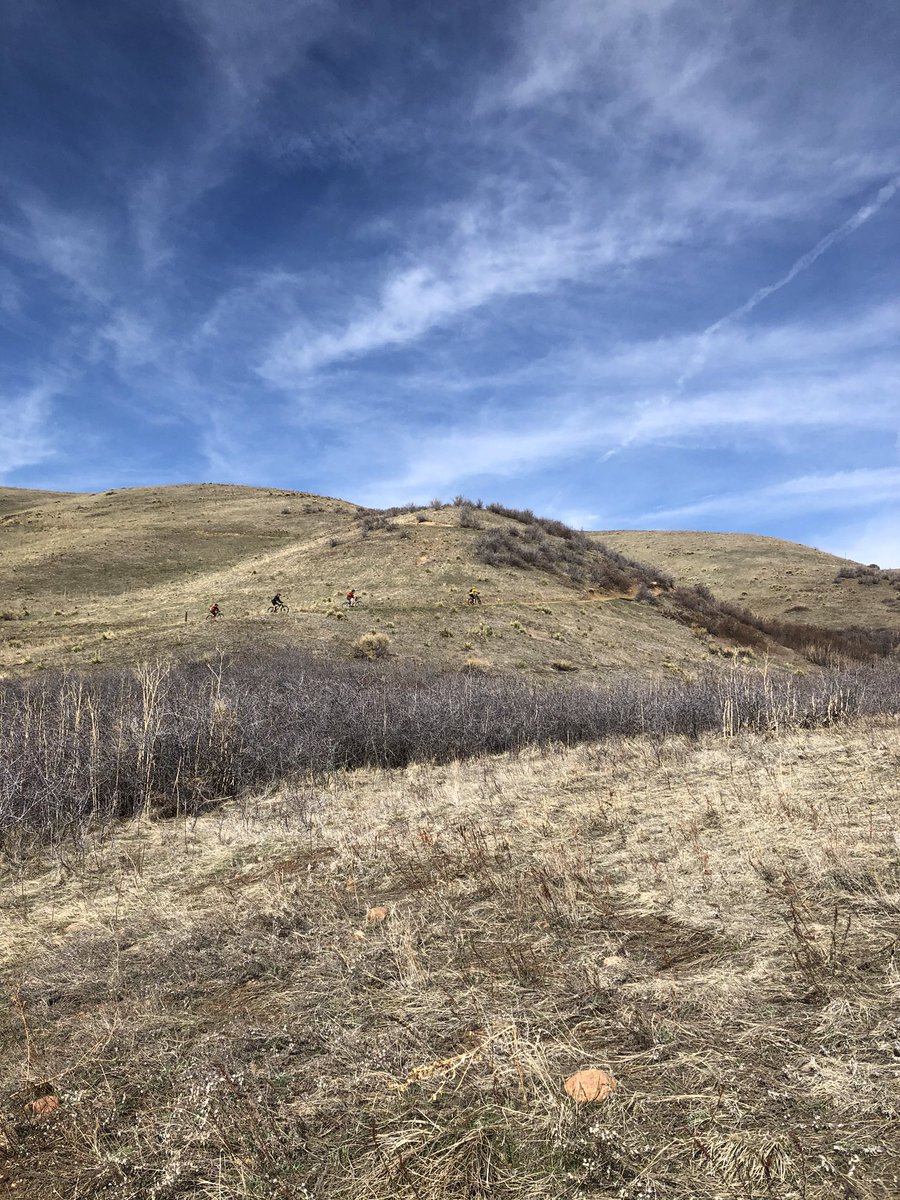 Antof9's tweet image. I don’t know why I love it so much, but I really do love it when the first guy in a group of #mountainbikers passes and tells me how many bikes are behind him.  Beautiful day for a #greenmountain hike. #whilewalking