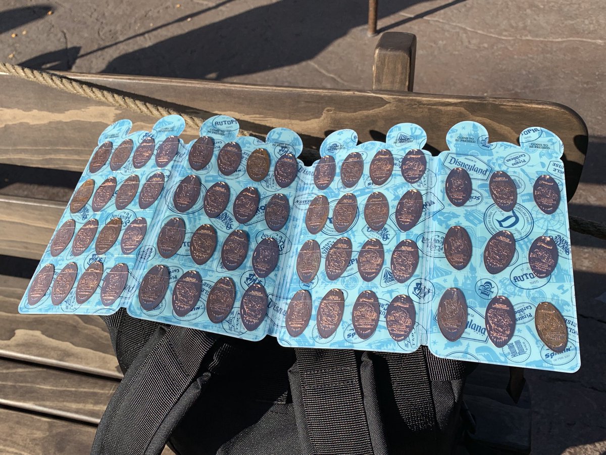 海外ディズニーは1セントがそのままスーベニアメダルの材料になるんだけど、綺麗な1セントを作り出すのに中々苦労する。  両替しようにも1ドル出して1セントに両替してくれというのは100円を1円にしてくれという様なもの。 それを一気に解決してくれるのがその名の通り ...