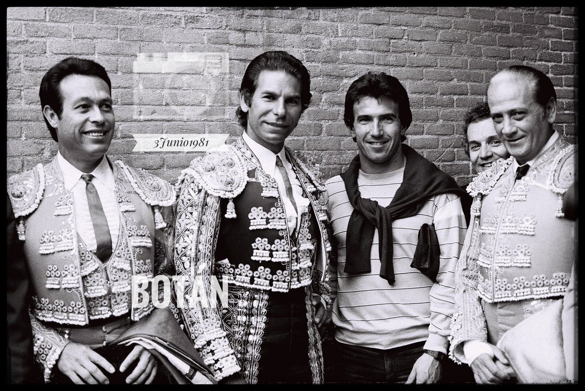 📷©️BotánFotógrafos <a href="/plazalasventas/">lasventas</a> #CurroRomero #RafaeldePaula  #Juanito #Antoñete #3Junio1981 #arte #feria  #SanIsidro #tauromaquia #fotografiataurina #ArchivoBotán #LasVentas #toros  #photo #fotografíahistórica #sialostoros #tambiensoyarteyculrura #leica #Nikon <a href="/LasVentas/">Plaza de Las Ventas</a>