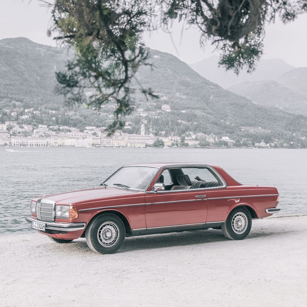 Summer dreaming. Always with the right car. 🌞

mercedes-benz.com/en/mercedes-be…

📸 Ingmar Bötker via @MB_Museum

#MBclassic #C123 #Mercedes #MercedesBenz #mercedesbenzclassic #ClassicCar #Car