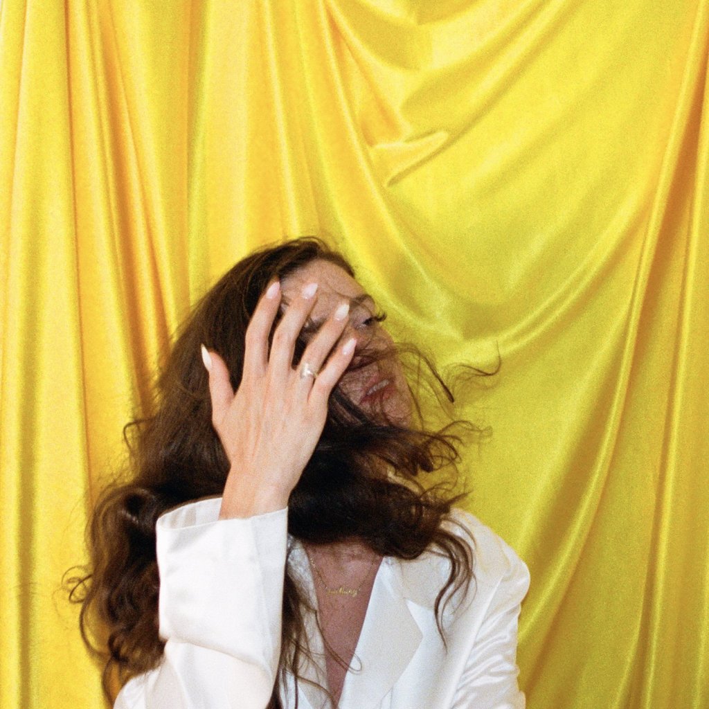 Sara Jackson-Holman ‘Trippin’ : The mahogany tags, of beautified envisions, shatter nuances and dances into your heart. comeherefloyd.com/sara-jackson-h…