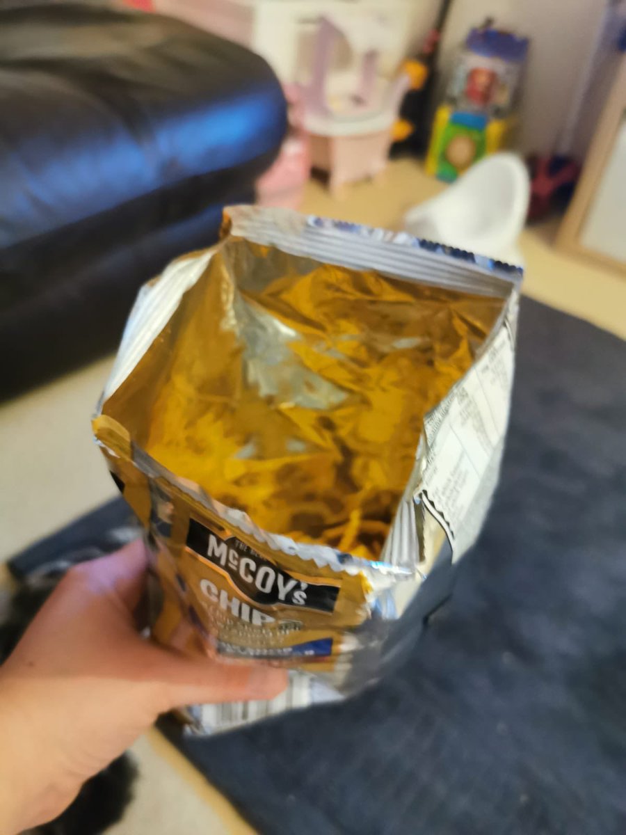 dpainter1987's tweet photo. @McCoys just opened this bag up and it’s not even a 1/3 filled, very disappointed! https://t.co/lD8GlJkUFd