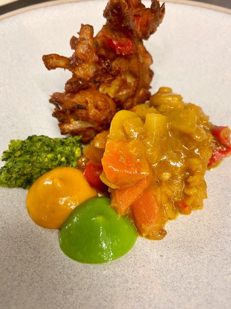 We can’t promise Michelin Star 🌟 level but we are offering free meals to anyone in isolation in our community or anyone who is struggling. Fish, meat or vegetarian meals, we will deliver in sanitised containers frozen in the Bedwyn|Hungerford area completely free