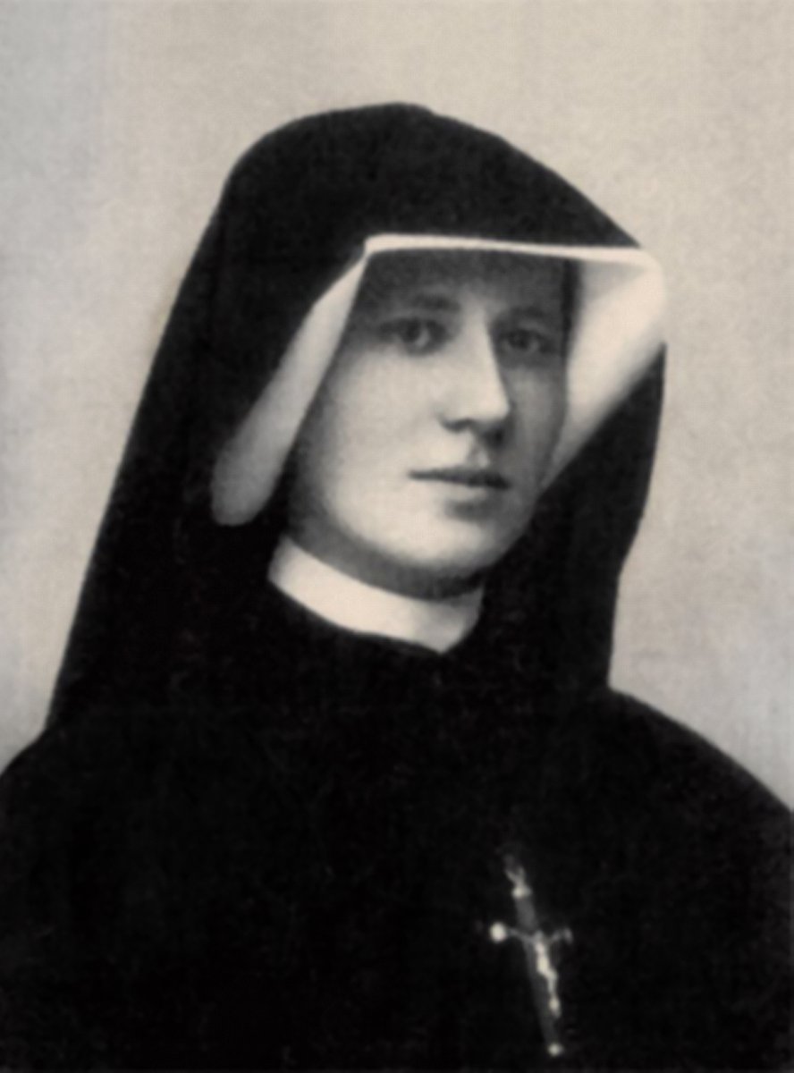 ✠ English ➟ <a href="/SantaFaustyna/">DivineMercy</a>    ✠ Español ➟ <a href="/SantaFaustynaES/">DivinaMisericordiaES</a>
✠ Polski ➟ <a href="/SantaFaustynaPL/">MiłosierdzieBoże</a>   ✠ Français ➟ <a href="/SantaFaustynaFR/">MiséricordeDivine</a>
✠ Italiano ➟ <a href="/SantaFaustynaIT/">DivinaMisericordia</a>  ✠ Português➟ <a href="/SantaFaustynaPT/">Misericórdia Divina</a>