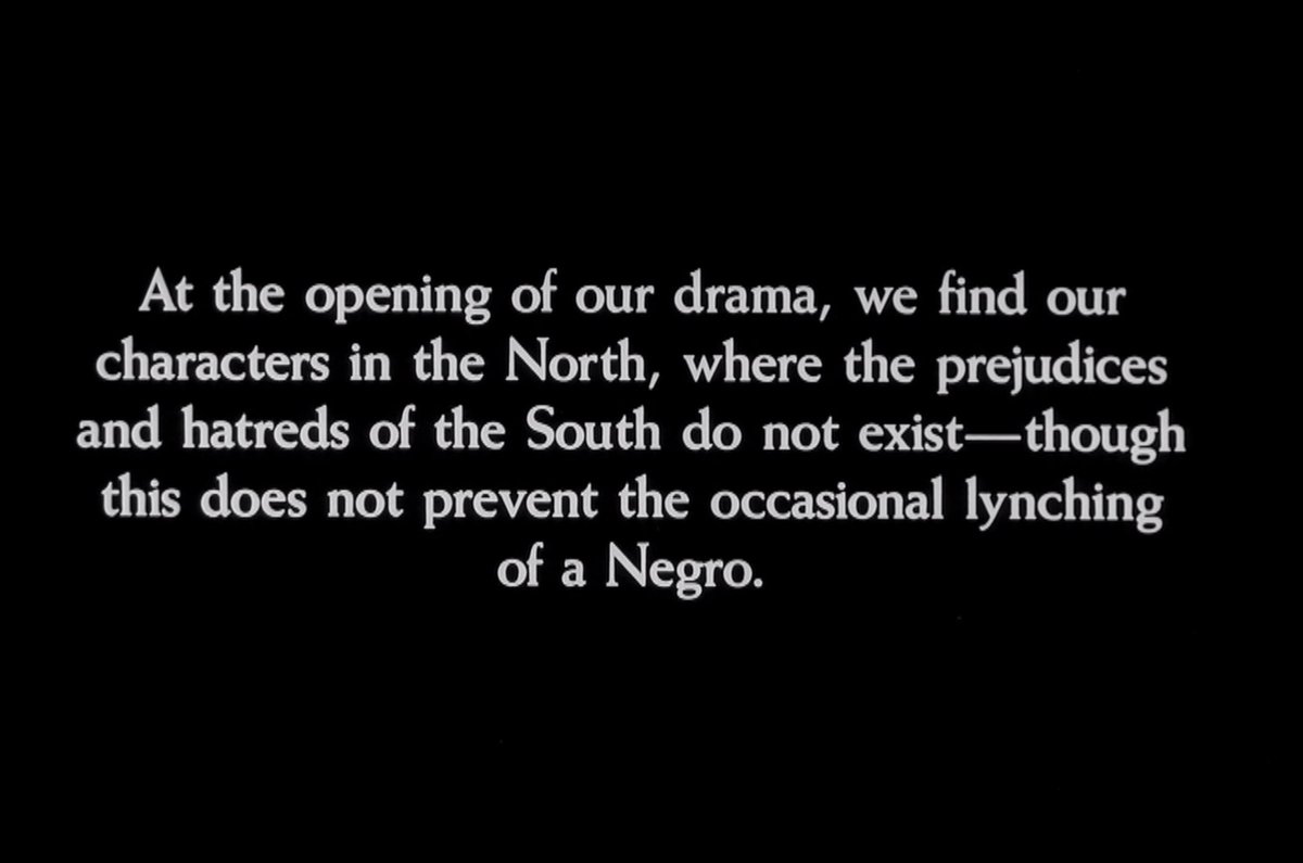 Realizado em parte como uma resposta a O Nascimento de uma Nação, no qual D.W. Griffith tratava como heróis os líderes da Ku Klux Klan e transformava os negros em ameaças monstruosas, Nos Limites dos Portões é um filme que já começa com uma observação triste e irônica.