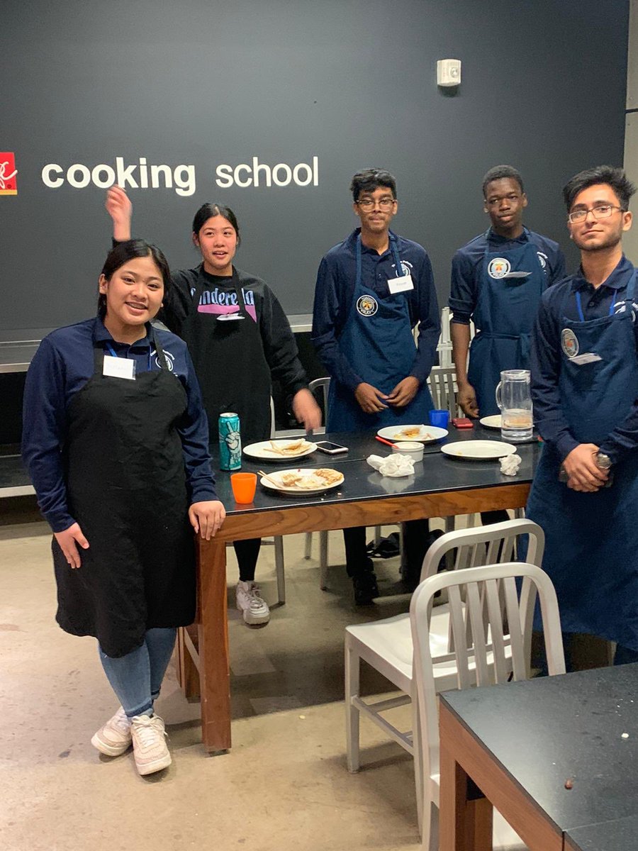 masterchef14TPS's tweet photo. Thankyou @TPS14Div @youthinpolicing students for helping us out at #masterchef14 this past week. #copsandkids @COPSandKIDSca https://t.co/kbmBgekKZd