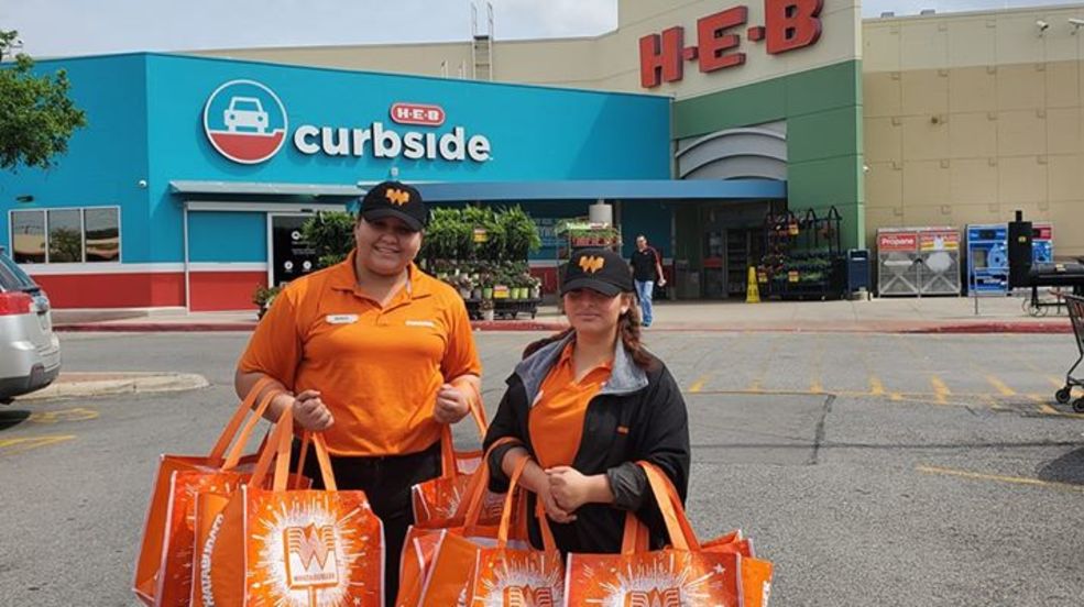 News4SA's tweet photo. Whataburger employees aid H-E-B workers with to-go care packages https://t.co/hzbjgAGCuN https://t.co/oVJ9F3s18e