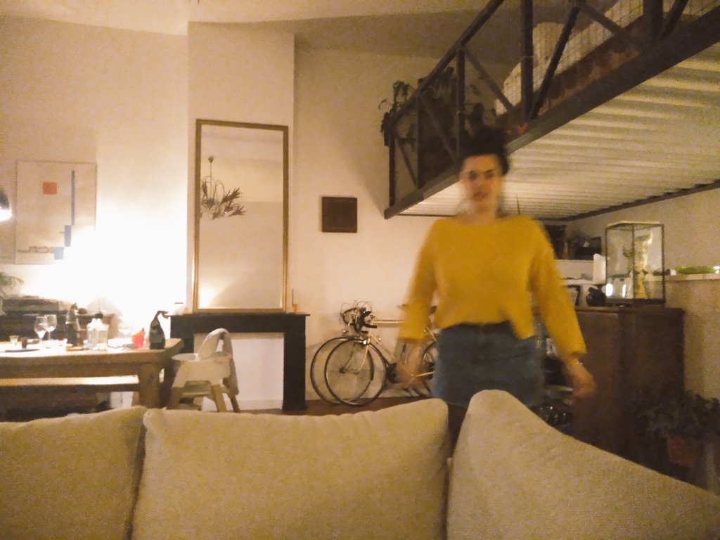 juanman32's tweet photo. Sanne looking for a friend to dance. https://t.co/fM8gCGHKgB