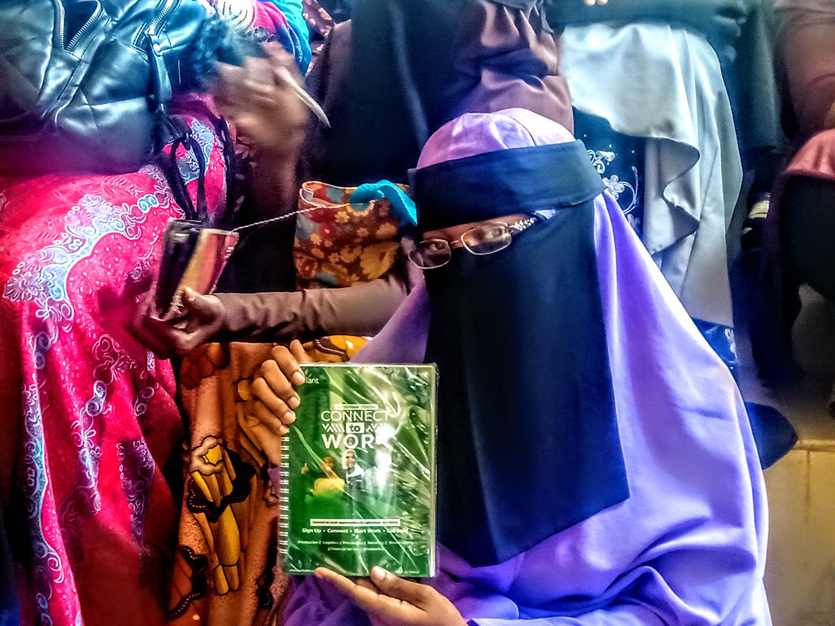 CorpFarmers_int's tweet photo. Our food system is broken.
Some people don’t have enough food, while others eat too much. We’re building a global community for safe, healthy, nourished #Agricultural Blockchain system in Nigeria wit @Cellulant #ConnectToWorkNG join the movement &amp; sign up https://t.co/mEtaPtyfvl https://t.co/LiZQsiu1tv