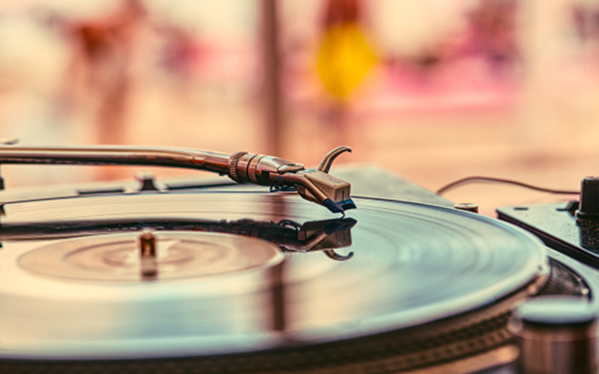 Non-Mixy Remixes: wp.me/p2iymy-mKi

Check out some of this week’s coolest reworked creations 🎶

feat: <a href="/dvd_ian/">david</a> vs. <a href="/caribouband/">Caribou</a>, <a href="/NiftyEarth/">Nifty Earth</a> vs. <a href="/Koresmamusic/">Koresma</a>, <a href="/wvntdmusic/">wvntd</a> vs. <a href="/TheChainsmokers/">THE CHAINSMOKERS</a> &amp; <a href="/KygoMusic/">Kygo</a>, <a href="/juuku__/">𝙟𝙪𝙪𝙠𝙪</a> vs. <a href="/porterrobinson/">porter robinson</a>