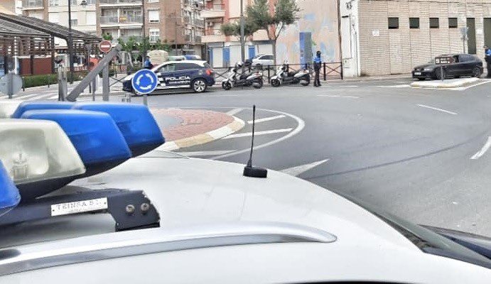 Policía Local impone las primeras denuncias por incumplir el Estado de Alarma en Mazarrón 
<a href="/AytoMazarron/">Ayto. Mazarrón</a> 
mazarronhoy.com/noticias/2020/…