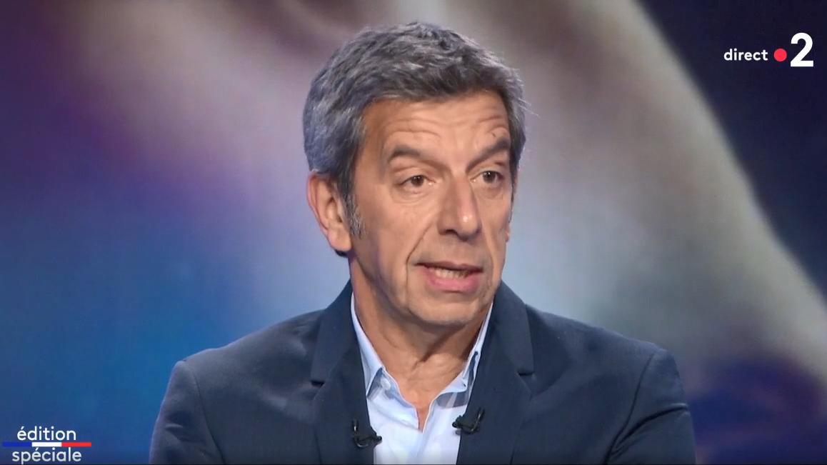 franceinfo's tweet photo. VIDEO ▶ Coronavirus : le coup de gueule de Michel Cymes contre les propos "irresponsables" de Nadine Morano

https://t.co/l4Yrwe4AY3 https://t.co/QChogyItdT