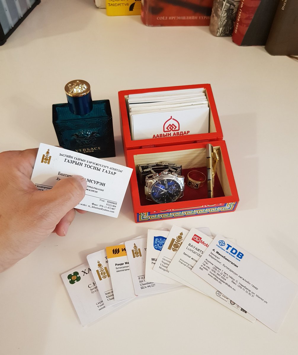 Аавын авдар брэнд эрэгтэйчүүдийн баярт зориулан #limitedEdition загвараа танилцуулж байна. Нэрийн хуудас, бичиг хэрэгслийн зүйл,үнэт зүйлээ хадгалж болох энэхүү жижиг авдар таны гэр,оффисын ширээний чамин гоёл байх болно. ☎️94845658 Үнэ:25,000(хүргэлт 2000,5ш дээш хүргэлт үнэгүй