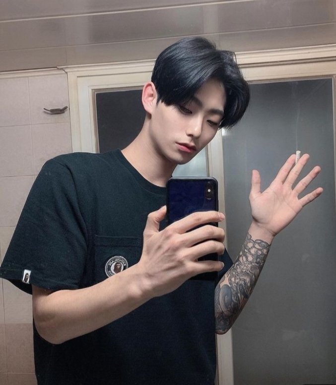 🚬ไข่ต้ม~~เหงา tweet media