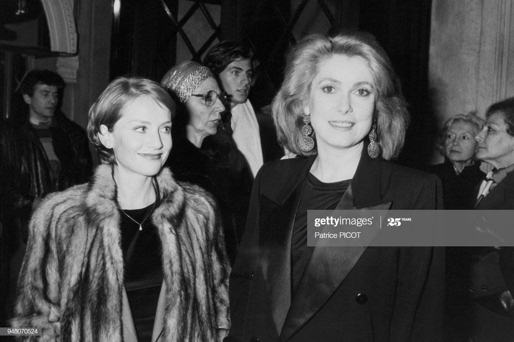 ZorikaZr's tweet photo. #BornthisDay March 16 1953 #French #actress Isabelle Huppert #screenicon #StyleIcon #movies #Violette #hats #furs #dresses #vintage #gloves #smoking #cinema 2/4 https://t.co/PTWWhqRhKL