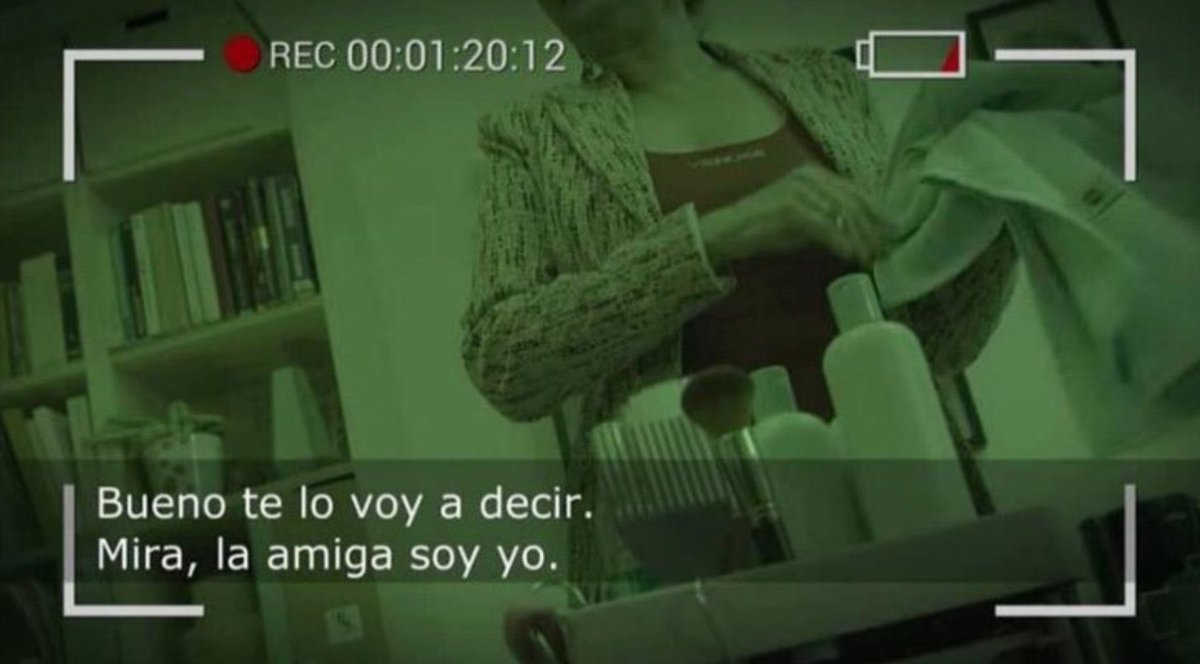 quintanapaz's tweet photo. Sé que hay en tuíter la opción de silenciar personas/palabras concretas, pero ¿alguien sabe cómo silenciar los vídeos de “Gente que sale al balcón a tocar la bandurria/cantar zarzuela/hacer malabares/recitarnos su poesía”? Me dice una amiga que no soporta ni 12 h más ese suplicio https://t.co/WSyhjyCUjc