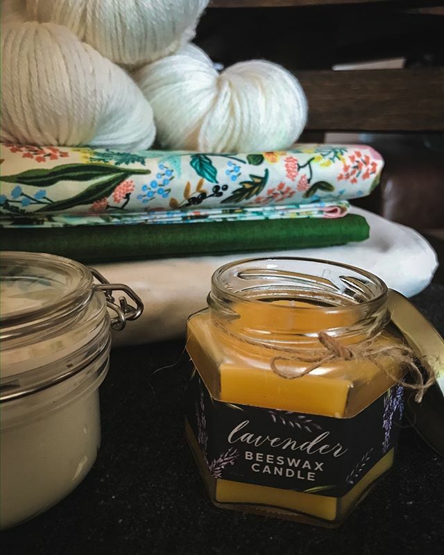 handmakersbag's tweet photo. It’s Sunday and that means Outlander night. Have you been watching the new season? I have to admit I wasn’t that into last season. (I know, 🙄 what was I thinking?) I think I need to go back and watch it again because I feel like there’s so much I mis… https://t.co/a3eLByvzZq https://t.co/nBw4qzk4oH