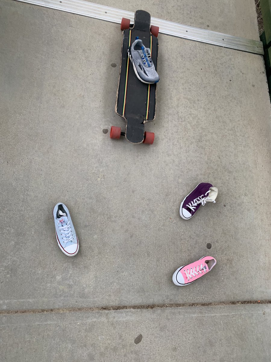 BouncedBy's tweet photo. 1/3– Wouldn’t be a radical Sunday—unless the #skater meetup happened #ChuckTaylor #thrasher #longboard https://t.co/tZC8Wy9152