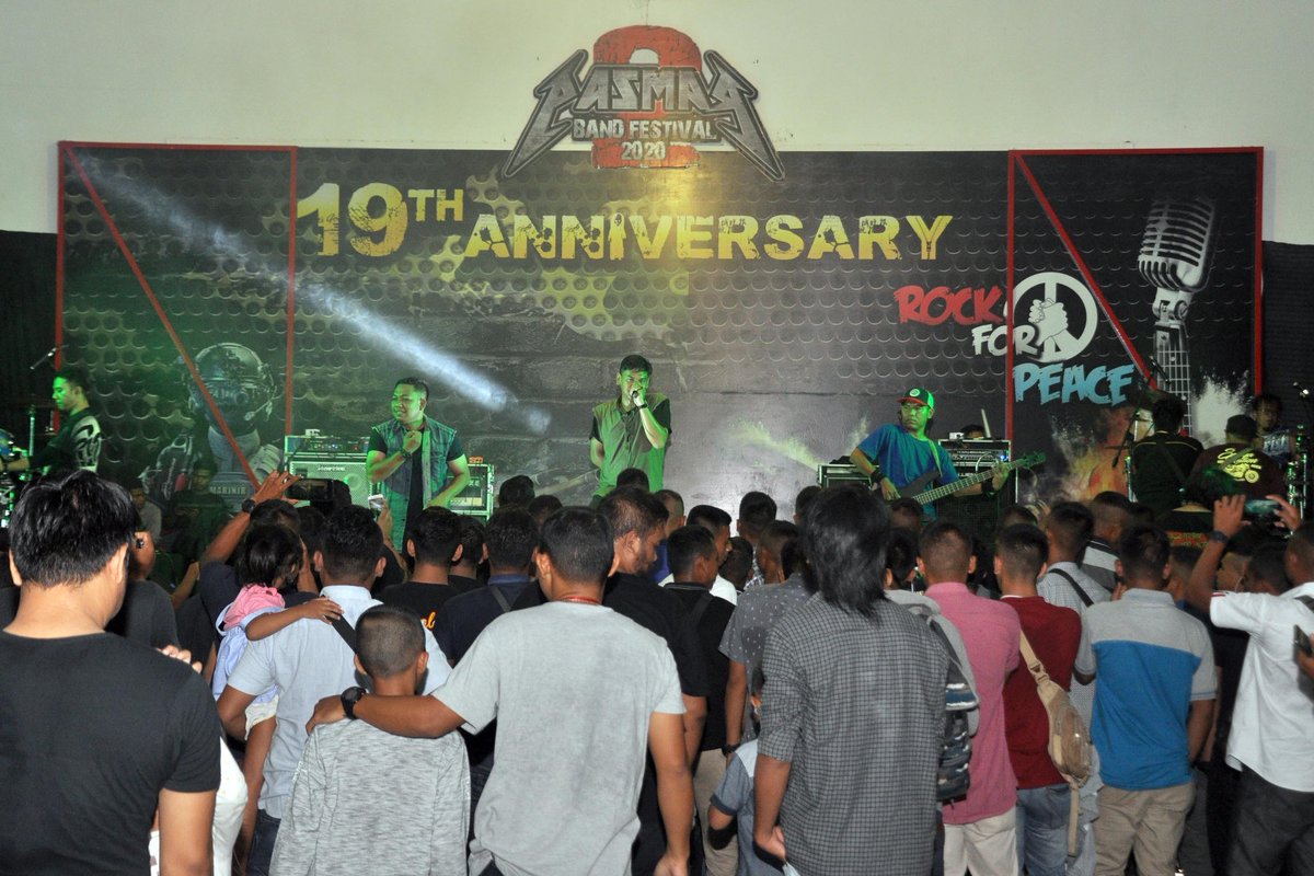 _TNIAL_'s tweet photo. KEMERIAHAN FESTIVAL BAND PASMAR 2 OBATI KERINDUAN PECINTA MUSIK ROCK SEJAWA TIMUR
ย #jalesvevajayamahe #tnial #worldclassnavy https://t.co/WjFi3chz1q
