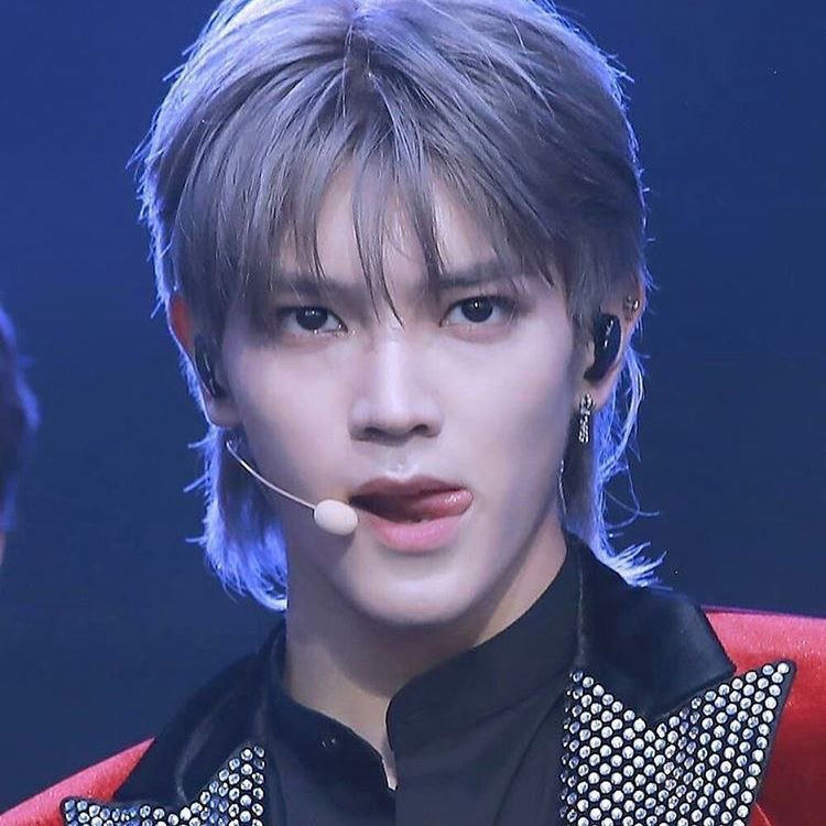 the tullet (taeyong mullet) in performance