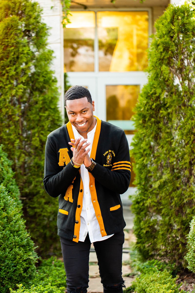 Authentic_Moore's tweet image. It all started with the A - 
•
🤙🏾
• 
📸 @speak_NAY 
#AlphaPhiAlpha #SPR20 #AmpliPHIed