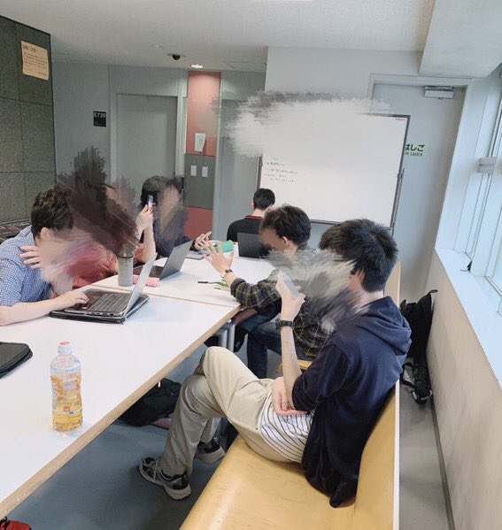 早稲田文芸会 活動紹介 合評会 定期的にサークル員が書いた作品の合評会を行っているぶん 自分の作品が他人からどう読まれるか 他のサークル員がどんな作品を書くのかが知られて とても刺激的で楽しいぶん もちろん読み専門の方の参加も大歓迎