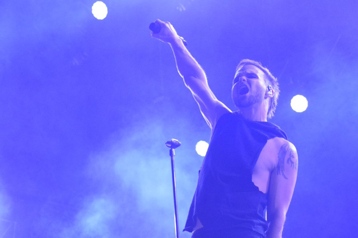 r101ck's tweet photo. Una de las bandas emblemáticas de la primera década de este siglo, @rasmusofficial con su rock alternativo y rock gótico, llegó por primera vez al @vivelatino desde Finlandia. #Vive101 #VL20 https://t.co/AAuDILBAtW