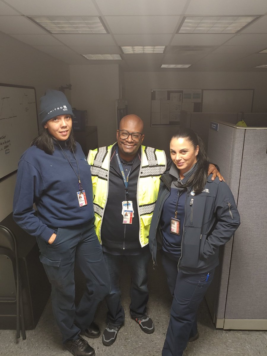 The wonderful women of EWR RS, we can't do this without you. Happy Womens Month.@susannesworld @MariaPerdomoEWR @mtmorais28 @Trozie2 @weareunited @DebbieTempesta @EWRmike @KellyTolbertUAL