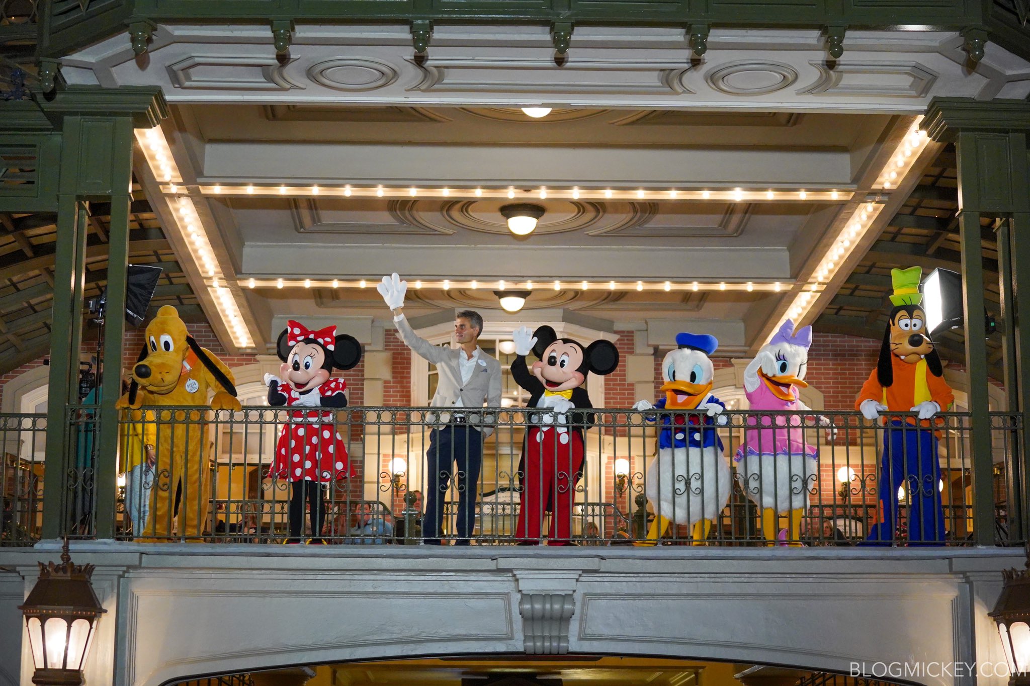 BlogMickey.com on X: Here's the scene from Main Street USA tonight as Walt  Disney World President Josh D'Amaro is joined by beloved Disney characters  to say goodbye to guests (biggest cheers for
