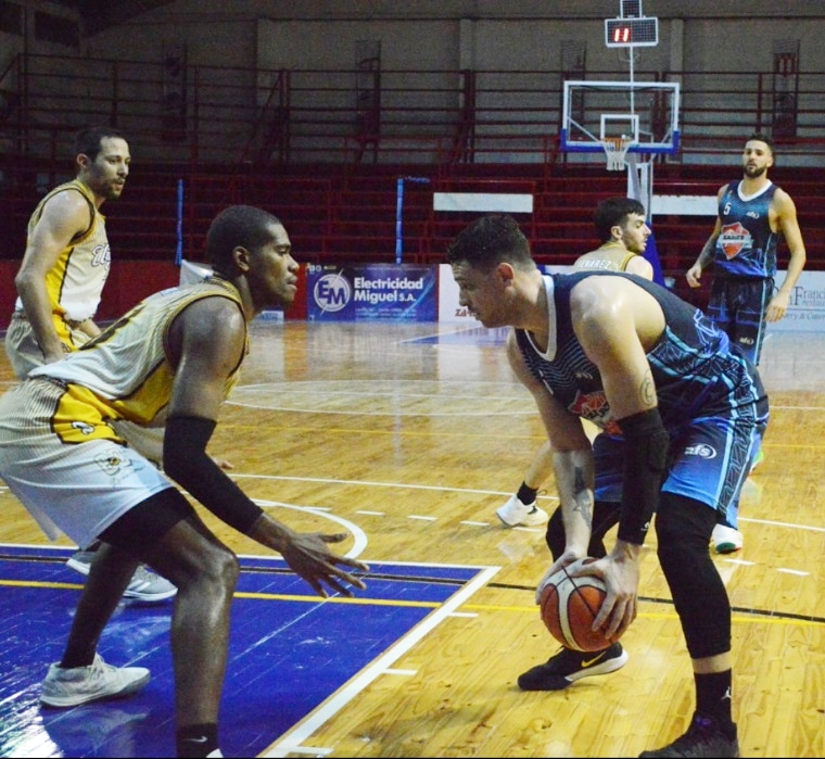 VICTORIA Y ZONA DE PLAYOFFS 🏀⠀
⠀
👉🏽 Fue 93 a 76 frente a <a href="/uv_lp/">Club Unión Vecinal de La Plata</a> . Zárate Basket suma su segunda victoria consecutiva. ⠀
⠀
Maxi Tabieres fue el goleador con 24pts 🔥⠀
⠀
#VamosZárate 💪🏽💪🏽