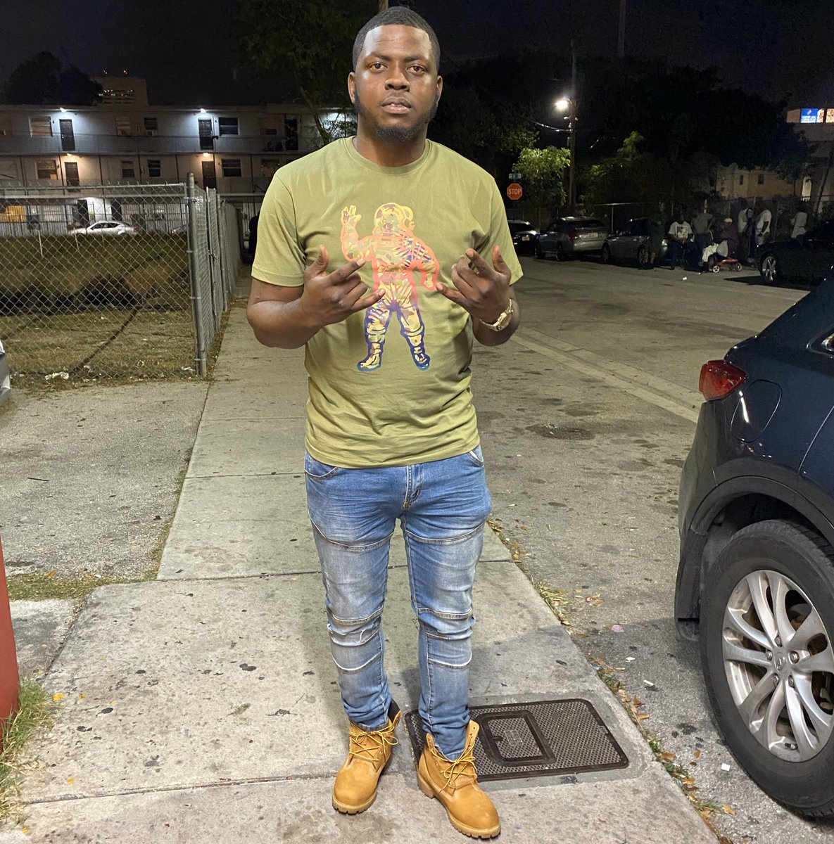 gunsdownshotsup's tweet photo. I could hear a nigga diss me, it be all love! They want to ask me how I feel, I gave a small shrug 🤷🏾♂️
#longlivesmitty
#harlem https://t.co/hbXU3k82JH