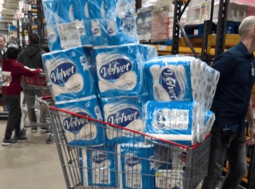 Brentfinchum's tweet photo. Our flesh says “me”...Christ says “others”. 

Philippians 2:4- “Let each of you look not only to his own interests, but also to the interests of others.” Overbuying and hoarding while others go without is a bad look for Christians. https://t.co/5IVdUsgAjM