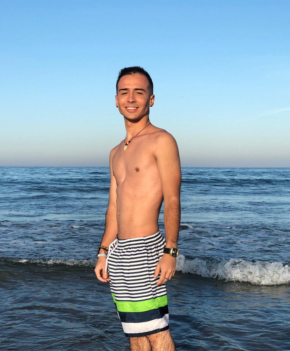 PabloCardonaCO's tweet photo. Quieres una foto mía en el mar sin ropa? 😈☺️🥵💦🌊 Dale RT y Mira Tu Chat 🔥🔥💦 https://t.co/uHoChepKHF https://t.co/ocbiaHFEwc